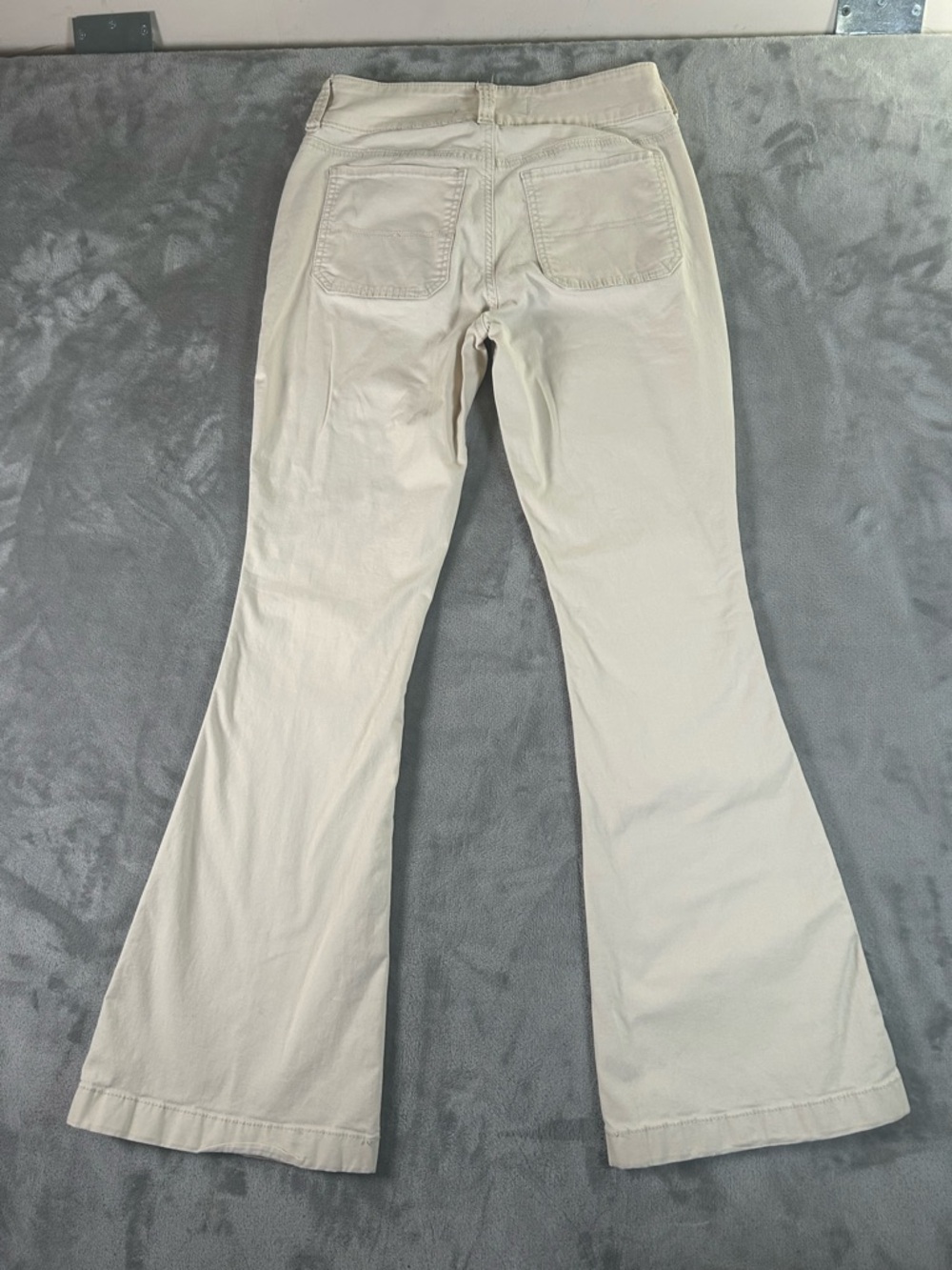 Hollister Cream Flared Pants - Picture 3 of 10